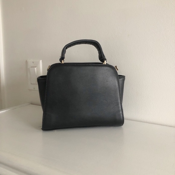 Handbags - Black crossbody bag